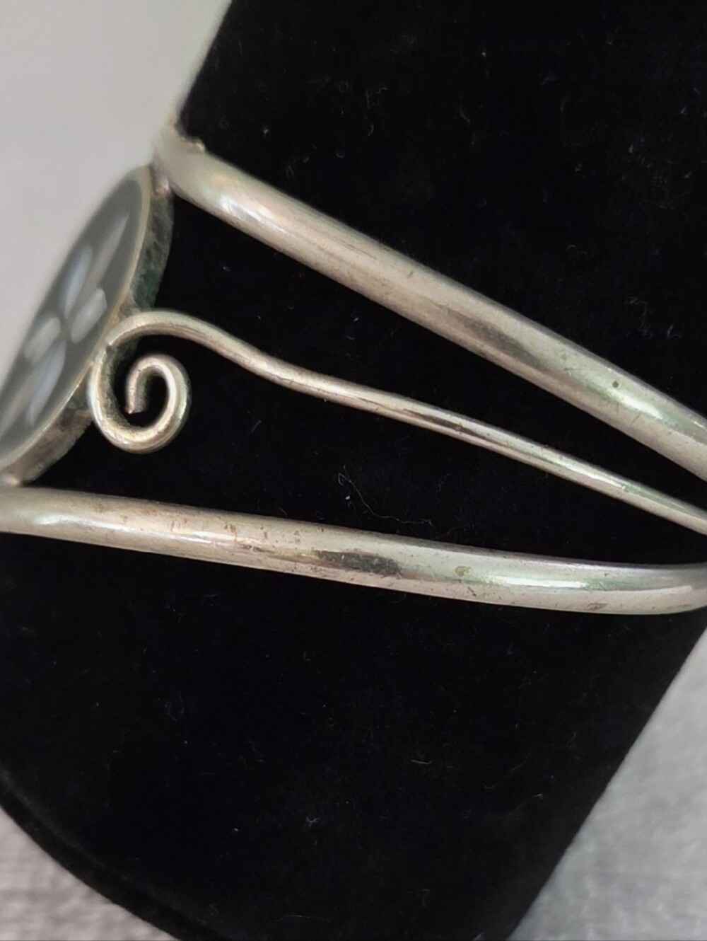 Silver Flower Inlay Cuff Bracelet - White Mother of Pearl Accent - Picture 3 of 6